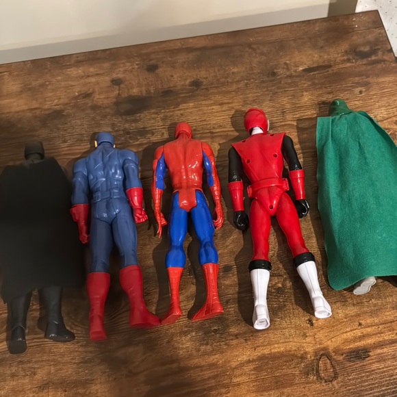 Superhero Action Figures Used - Picture 2 of 2